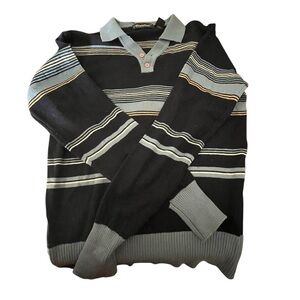 Vintage Men's 3 Button Long Sleeved Sweater. Pre owned